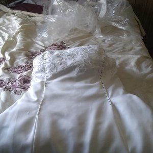 Wedding dress